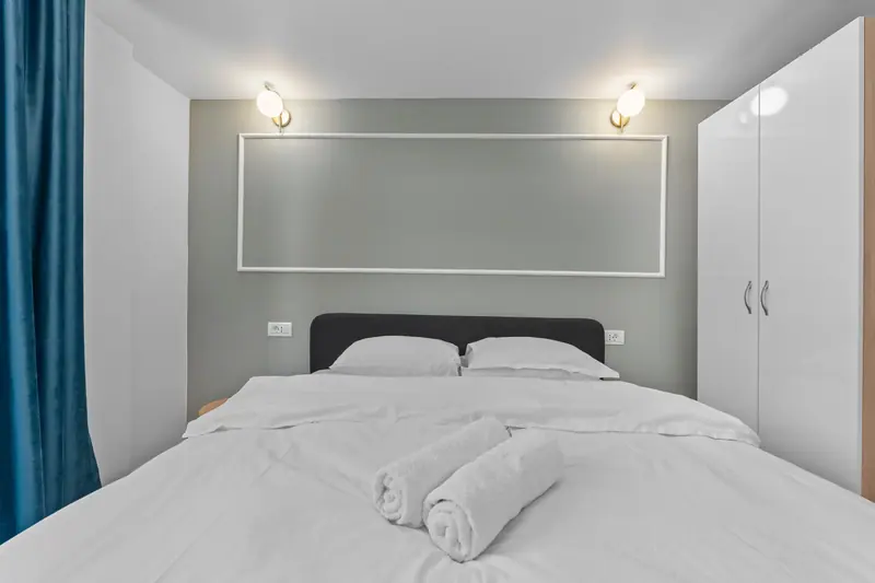 Apartament cu baghete decorative și accente turcoaz, Str. Vasile Pârvan, București, fotografia 8