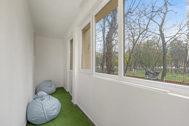 Apartament cu baie din marmură neagră, București, fotografia 2