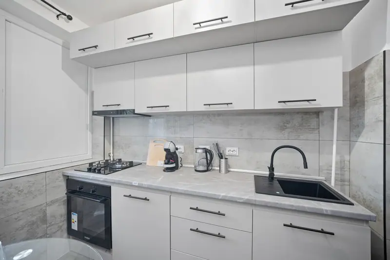 Apartament cu baie din marmură neagră, București, fotografia 16