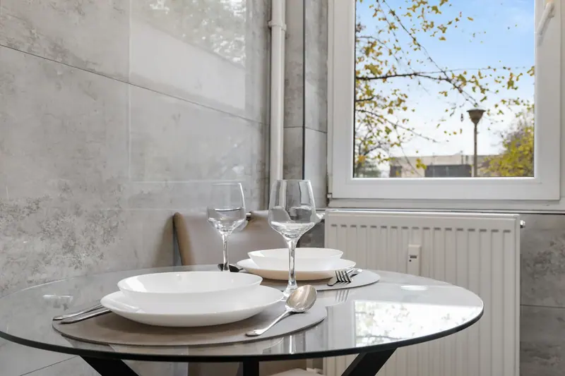Apartament cu baie din marmură neagră, București, fotografia 18