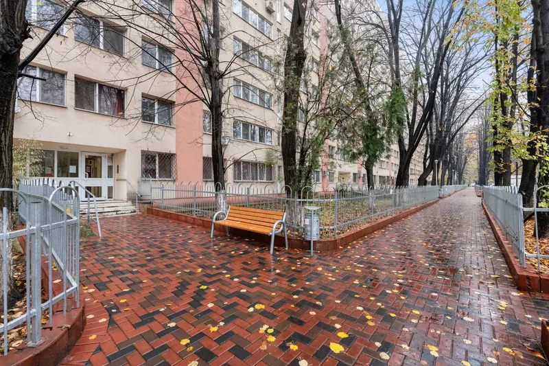 Apartament cu baie din marmură neagră, București, fotografia 24