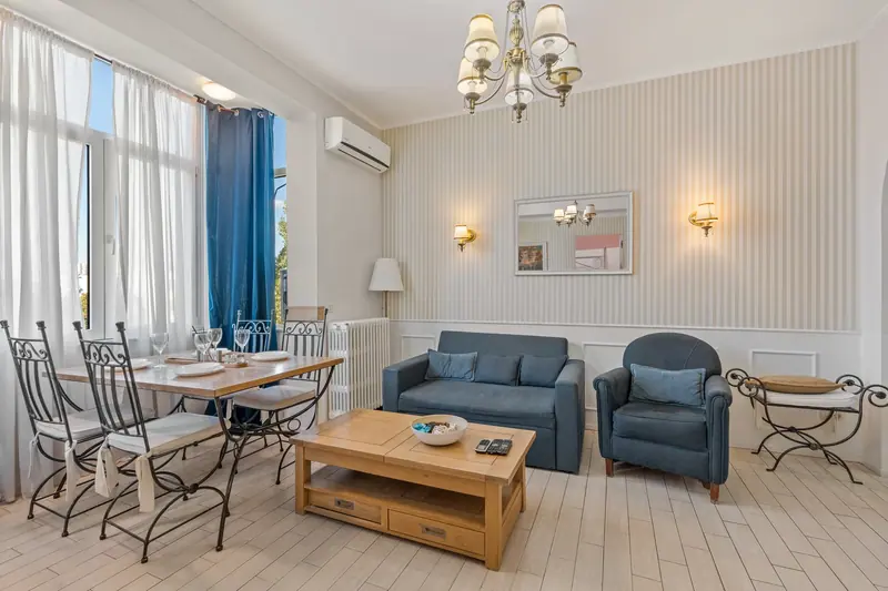 Apartament cu bucătărie albastră și arcadă, Str. Batiștei, București, fotografia 1