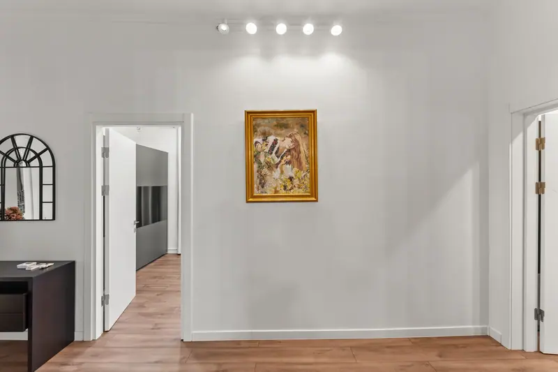 Apartament cu perete din cărămidă și tavan din lemn, Bd. Nicolae Bălcescu, București, fotografia 17