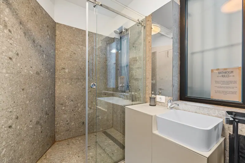 Apartament de design cu vedere spre centrul istoric, Str. Edgar Quinet, București, fotografia 3