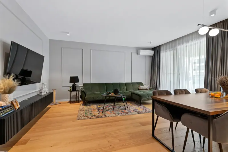 Apartament familial cu terasă spre curtea interioară, Nusco City, fotografia 1