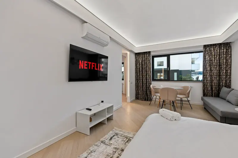 Apartament cu finisaje aurii, Cortina North, fotografia 5