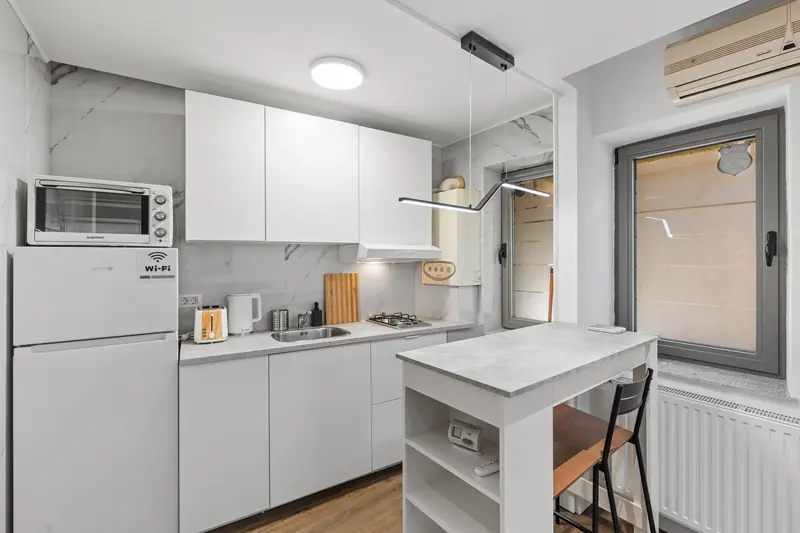 Apartament cu panouri din lemn și tablouri, Aviației, București, fotografia 23