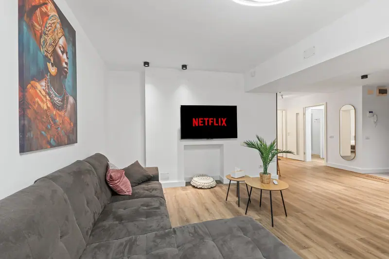 Apartament cu panouri din lemn și tablouri, Aviației, București, fotografia 24