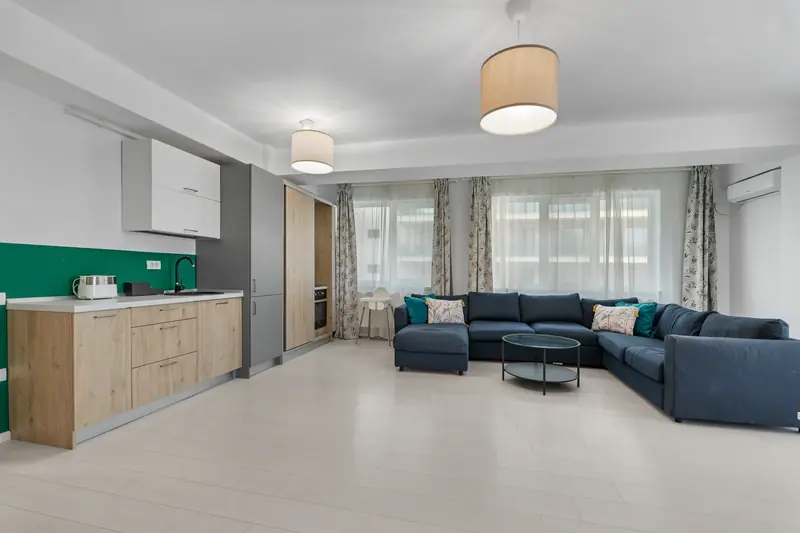 Apartament cu living deschis și terasă, Ansambluri noi, fotografia 3