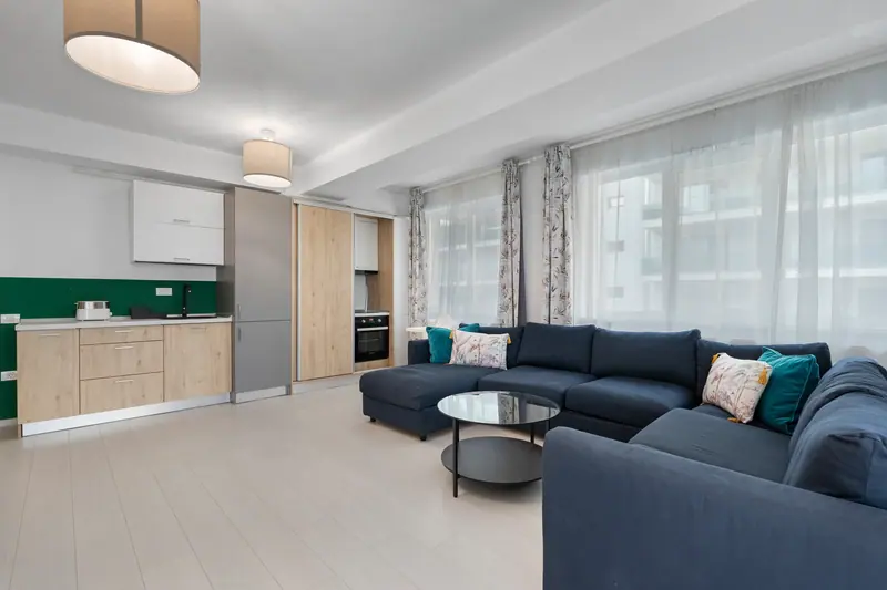 Apartament cu living deschis și terasă, Ansambluri noi, fotografia 4