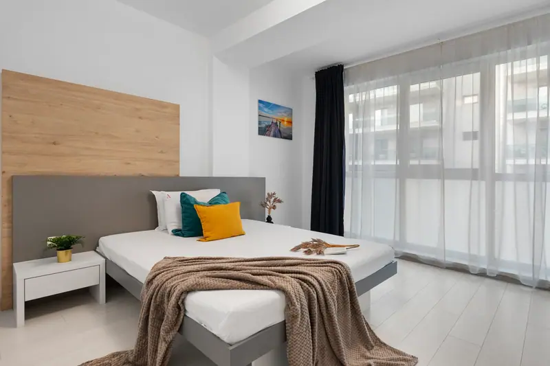 Apartament cu living deschis și terasă, Ansambluri noi, fotografia 11