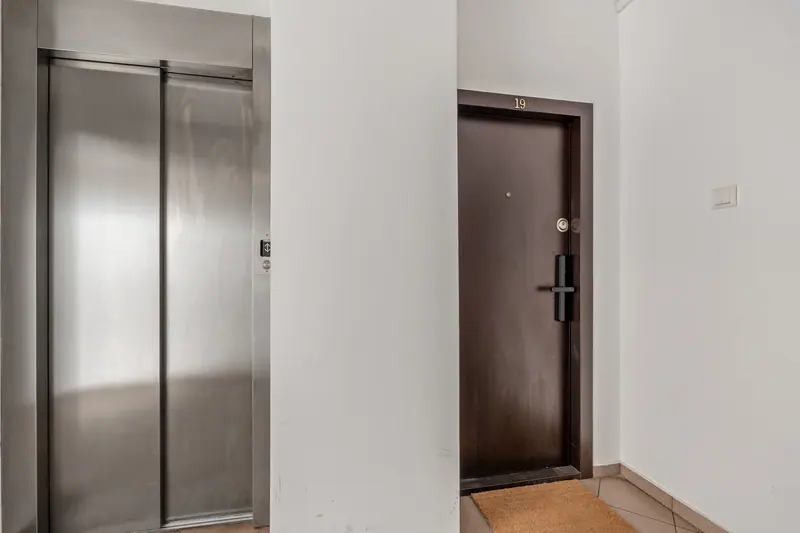 Apartament luminos cu accente albastre, București, fotografia 4