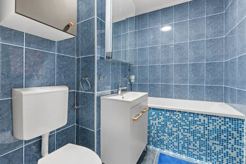 Apartament luminos cu balcon închis, Str. Cupolei, București, fotografia 11