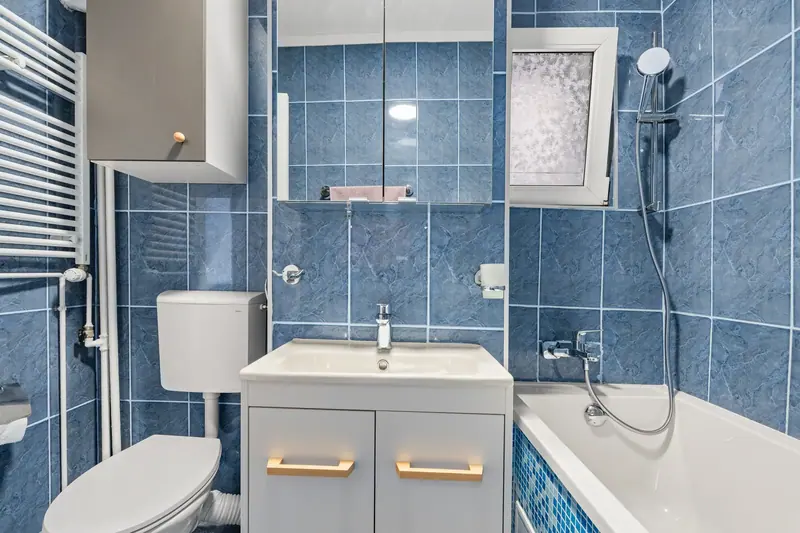 Apartament luminos cu balcon închis, Str. Cupolei, București, fotografia 12