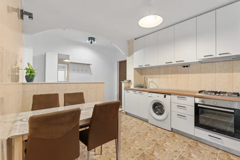 Apartament luminos cu balcon închis, Str. Cupolei, București, fotografia 14