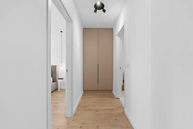 Apartament luminos cu accente de lemn, Ivory, fotografia 11