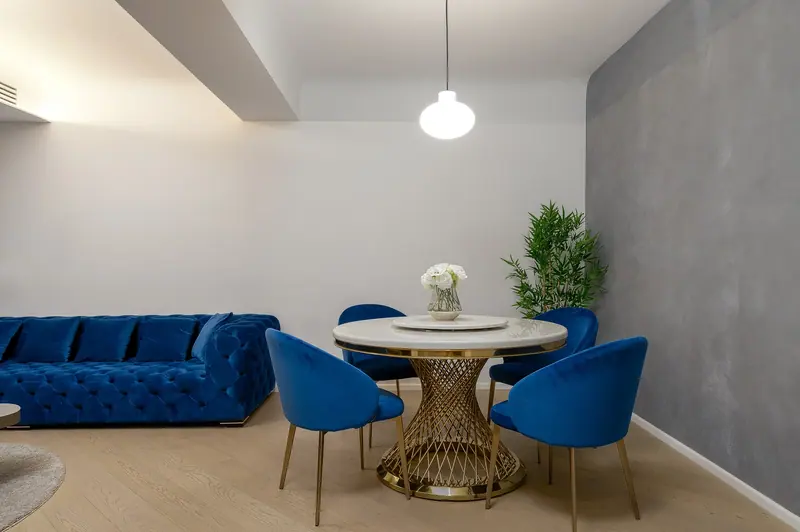 Apartament de lux cu baterii aurii, Cortina Academy, fotografia 13