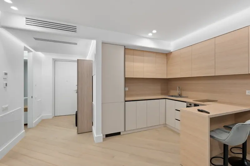 Apartament cu baie din marmură naturală, Cortina North, fotografia 4
