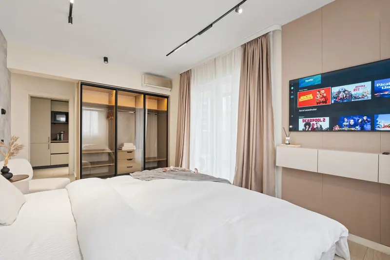 Apartament cu pereți din microciment, Ansambluri noi, fotografia 5