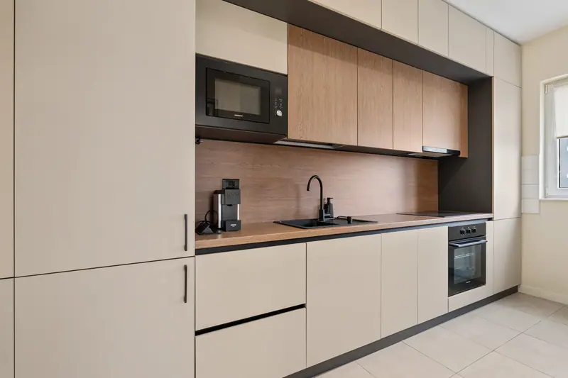 Apartament cu pereți din microciment, Ansambluri noi, fotografia 6
