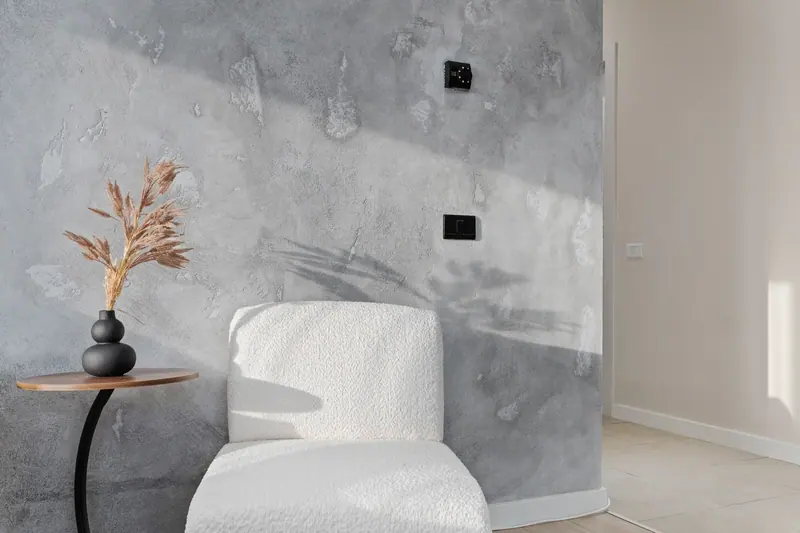 Apartament cu pereți din microciment, Ansambluri noi, fotografia 15
