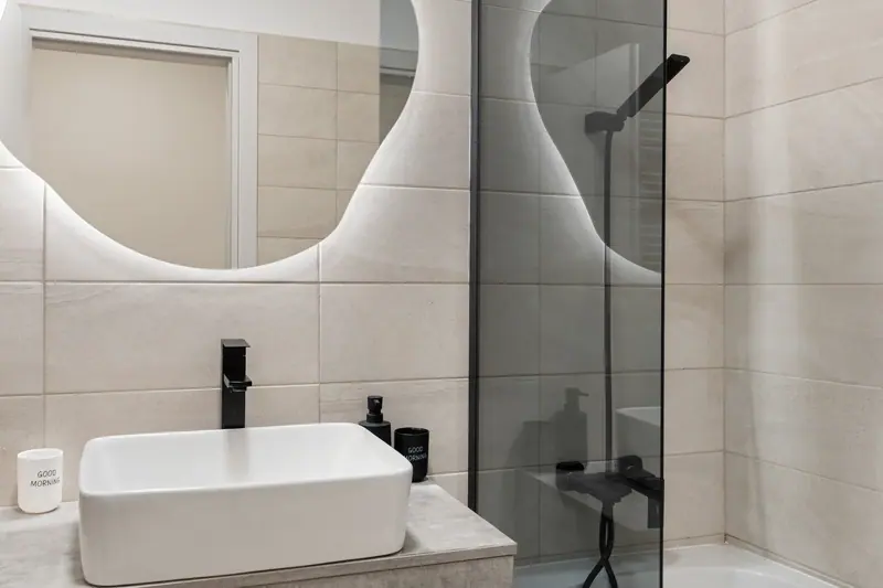 Apartament cu pereți din microciment, Ansambluri noi, fotografia 20