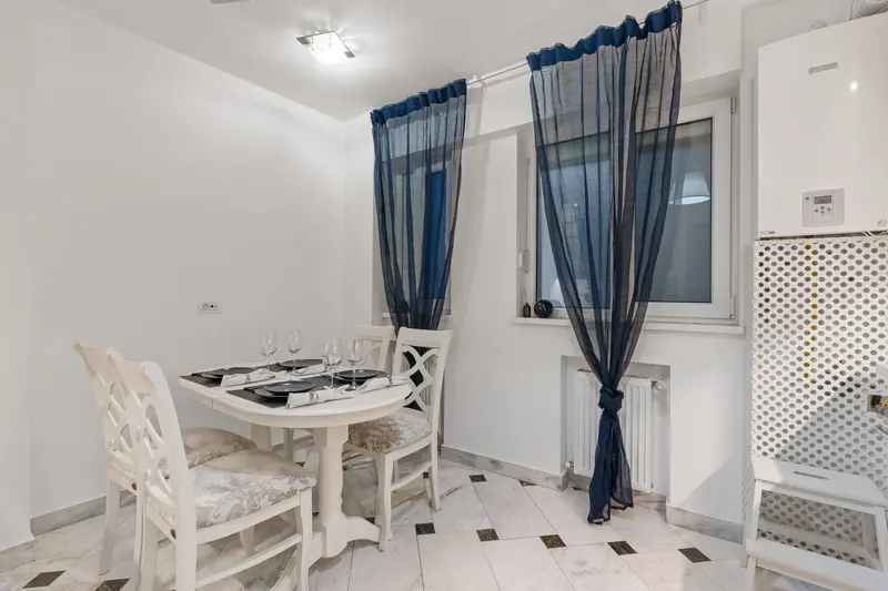 Apartament elegant cu mobilier clasic, Bd. Nicolae Bălcescu, București, fotografia 8