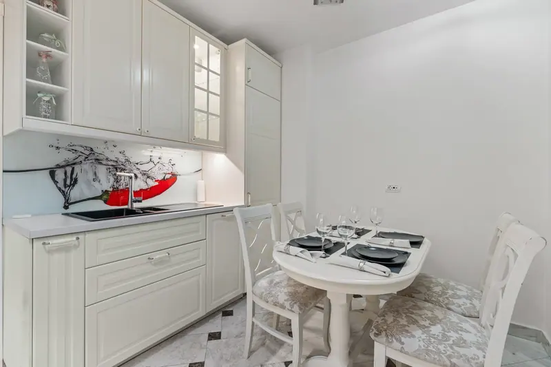 Apartament elegant cu mobilier clasic, Bd. Nicolae Bălcescu, București, fotografia 9