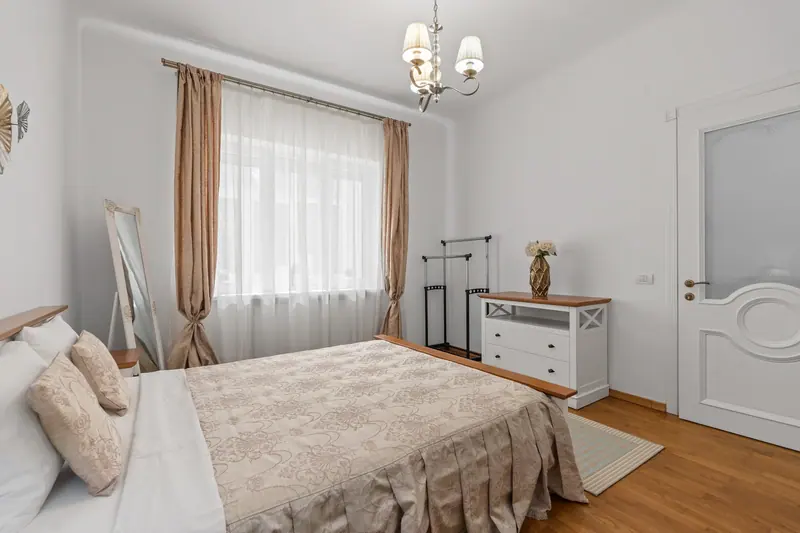 Apartament elegant cu mobilier clasic, Bd. Nicolae Bălcescu, București, fotografia 16