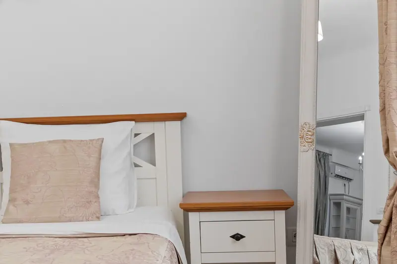 Apartament elegant cu mobilier clasic, Bd. Nicolae Bălcescu, București, fotografia 17
