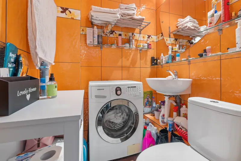 Apartament cu mobilier clasic din lemn, București, fotografia 16