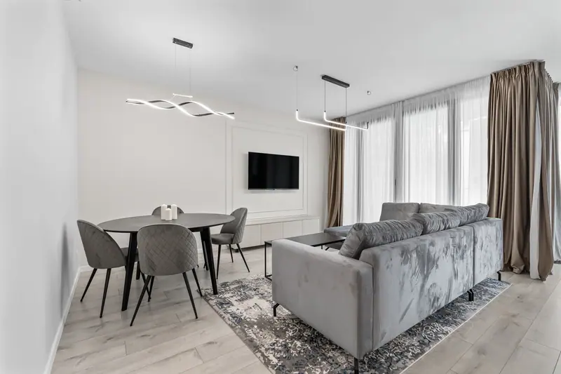 Apartament modern cu baie din marmură, Ansambluri noi, fotografia 1