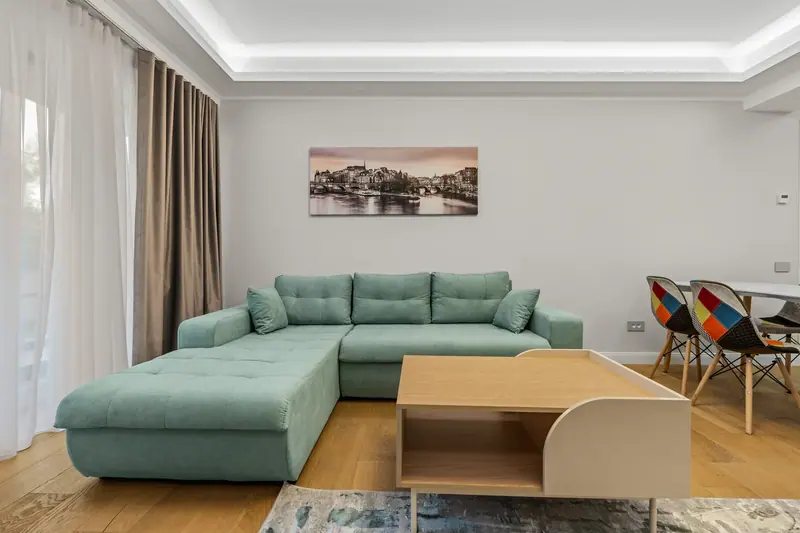 Apartament modern cu baie din marmură și terasă, Str. Justiției, București, fotografia 1