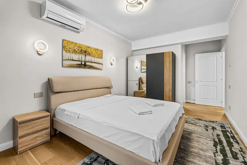 Apartament modern cu baie din marmură și terasă, Str. Justiției, București, fotografia 3