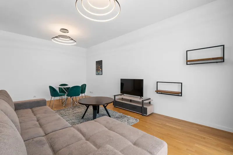 Apartament nou cu terasă și vedere spre lac, Ansambluri noi, fotografia 5