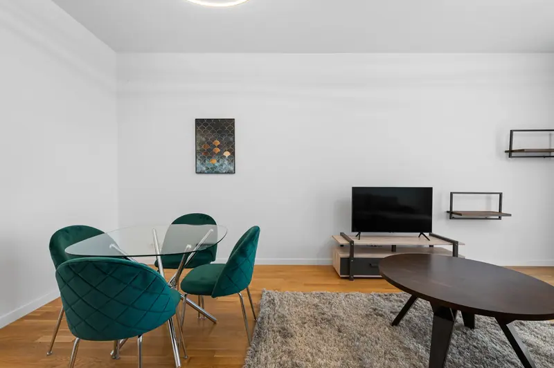 Apartament nou cu terasă și vedere spre lac, Ansambluri noi, fotografia 11