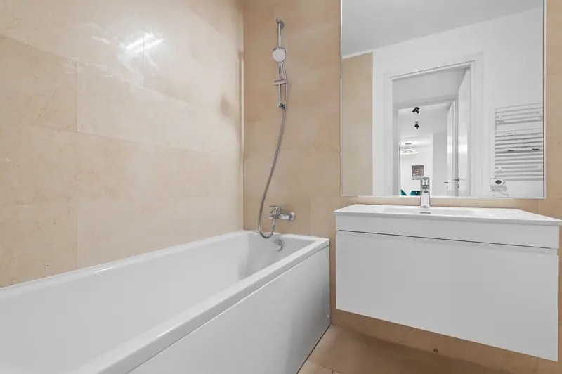 Apartament nou cu terasă și vedere spre lac, Ansambluri noi, fotografia 21