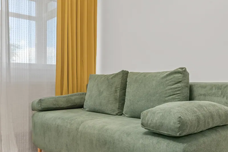 Apartament cu parchet în spic și canapea verde, Str. Vasile Pârvan, București, fotografia 1