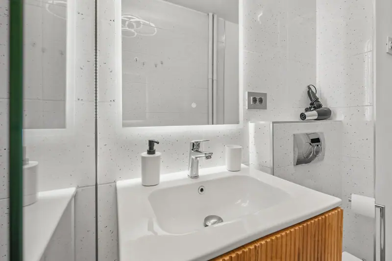 Apartament cu parchet în spic și canapea verde, Str. Vasile Pârvan, București, fotografia 10