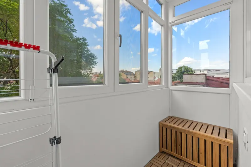 Apartament cu parchet în spic și canapea verde, Str. Vasile Pârvan, București, fotografia 11