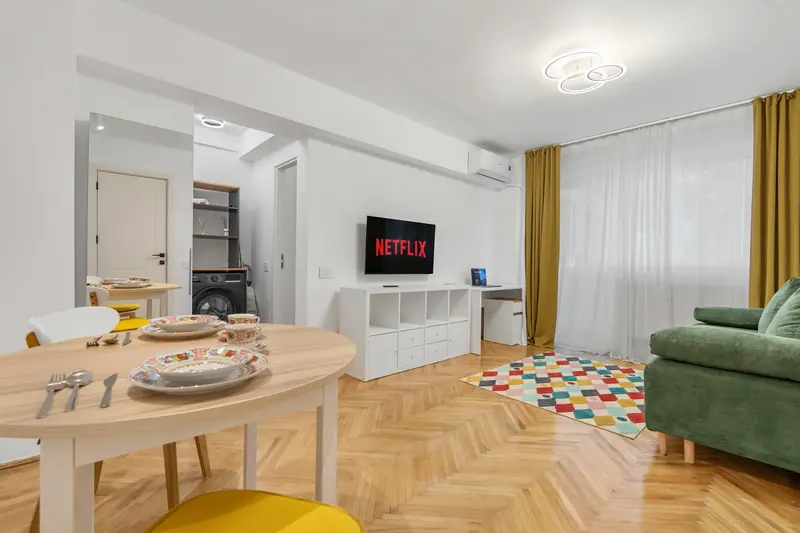 Apartament cu parchet în spic și canapea verde, Str. Vasile Pârvan, București, fotografia 16