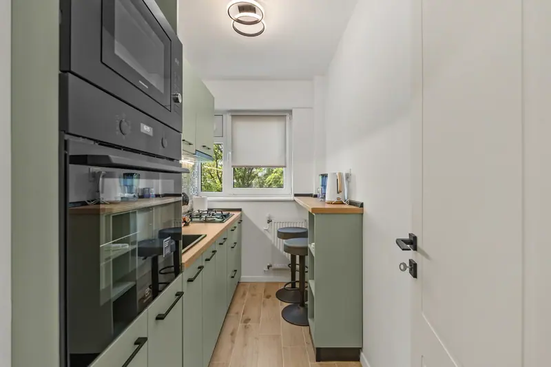 Apartament cu parchet în spic și canapea verde, Str. Vasile Pârvan, București, fotografia 18