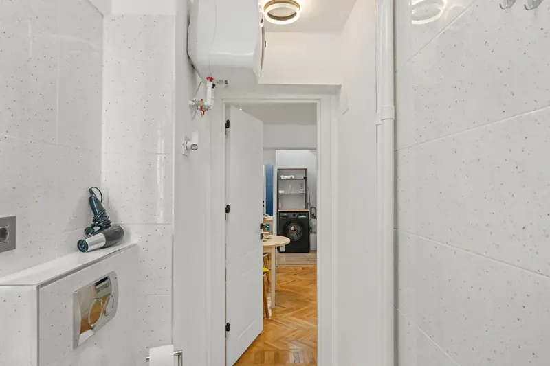 Apartament cu parchet în spic și canapea verde, Str. Vasile Pârvan, București, fotografia 21