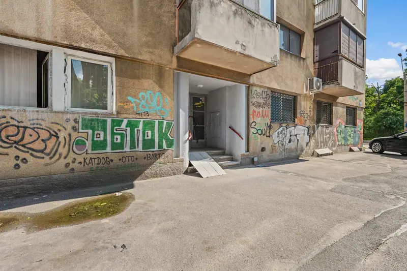 Apartament cu parchet în spic și canapea verde, Str. Vasile Pârvan, București, fotografia 23