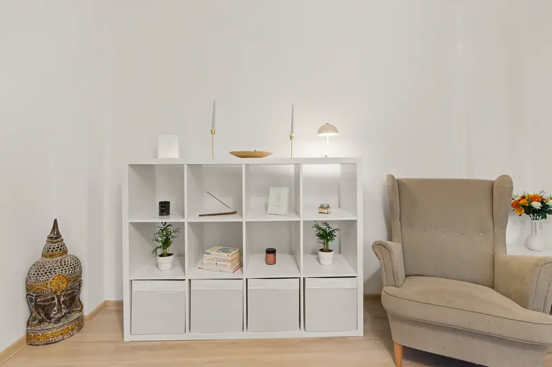 Apartament cu bibliotecă și canapea cărămizie, Piața Kogălniceanu, București, fotografia 19