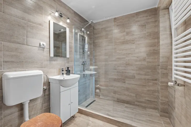 Apartament renovat într-o clădire veche, București, fotografia 5