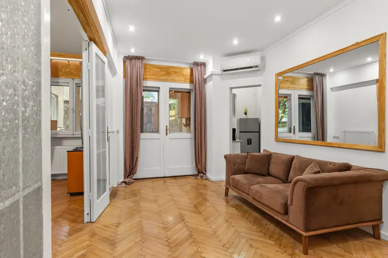 Apartament renovat într-o clădire veche, București, fotografia 10