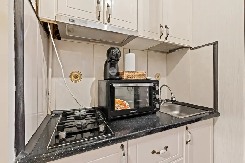 Apartament cu tapet damasc într-o clădire istorică, București, fotografia 14