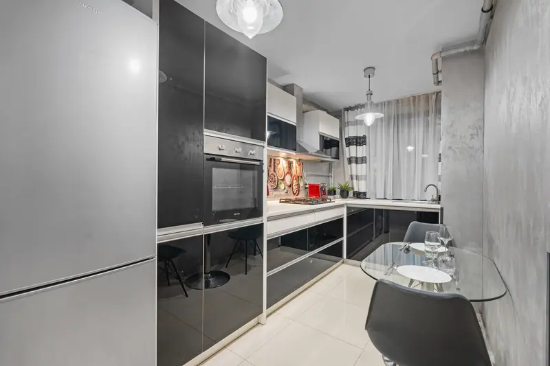 Apartament cu tapet texturat și bucătărie lucioasă, București, fotografia 13