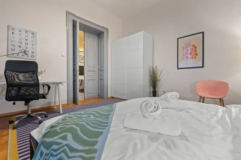 Apartament cu pereți verde fistic și cărămidă aparentă, Bd. Mihail Kogălniceanu, București, fotografia 16